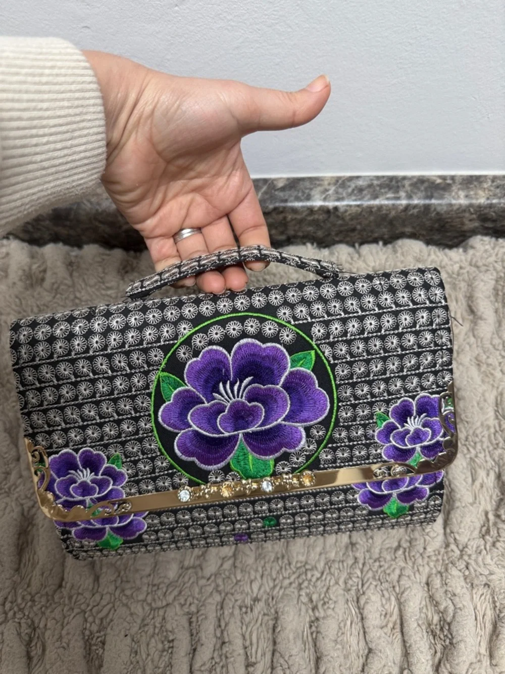 Embroidered Purple Floral Clutch Bag with Gold Accent - Picture 3 of 3